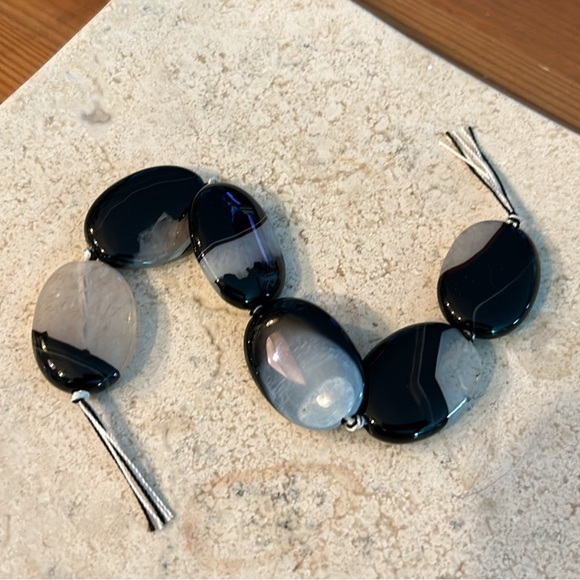 Natural black banded agate bracelet, adjustable; unisex - Picture 8 of 8